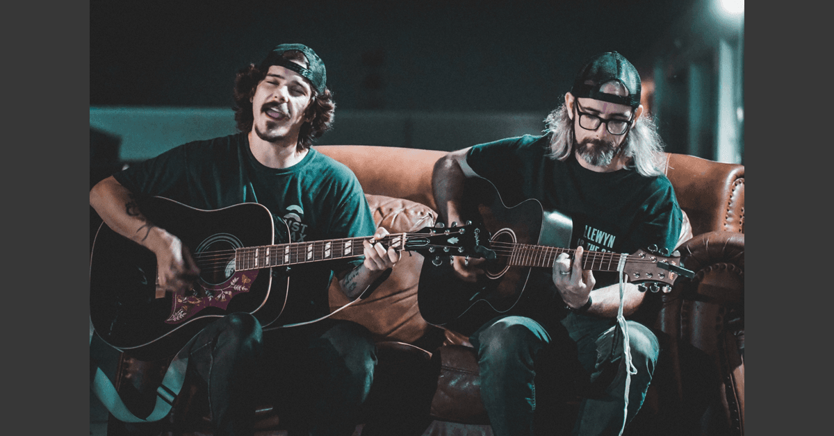 banner image for: All Aboard with DDRB: Train-Traveling Folk Duo Seeks Interviews Ahead of Upcoming Amtrak Tour