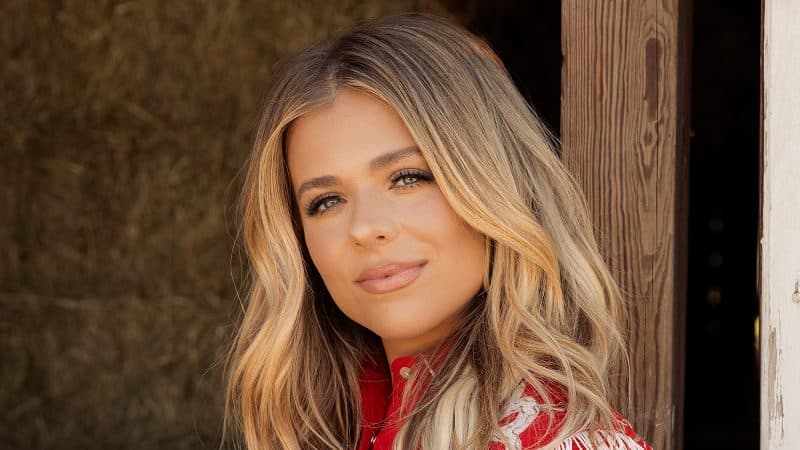 Rural King Partners with Anne Wilson for Harvest of Hope Concert Tour