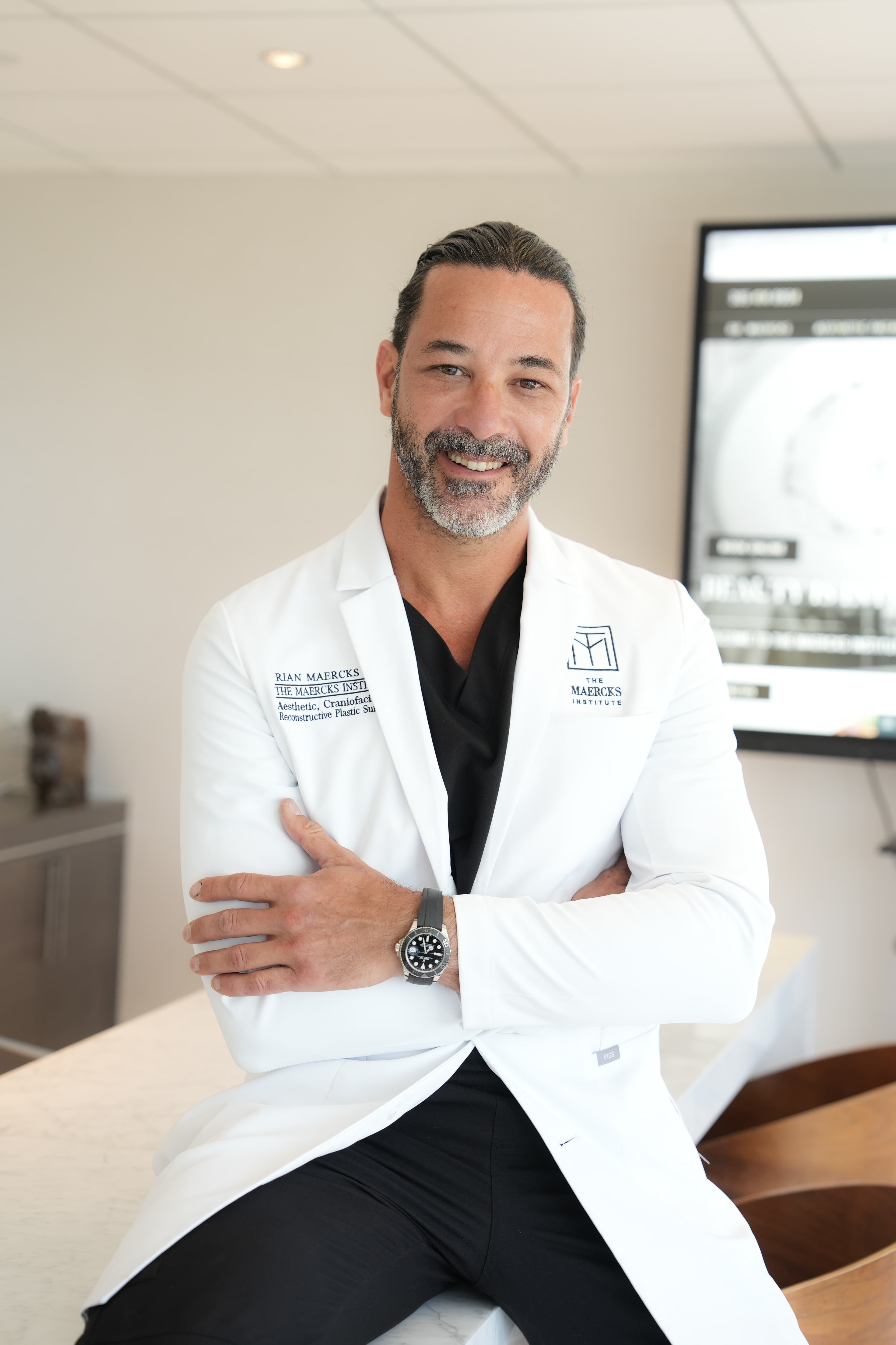 Expert Surgeon Critiques Kris Jenner's Facelift, Highlights Importance of Natural Aesthetics in Plastic Surgery