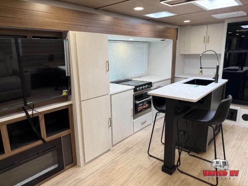 United RV Centers Expands Towable Camper Inventory and Service Offerings for Chatsworth Buyers