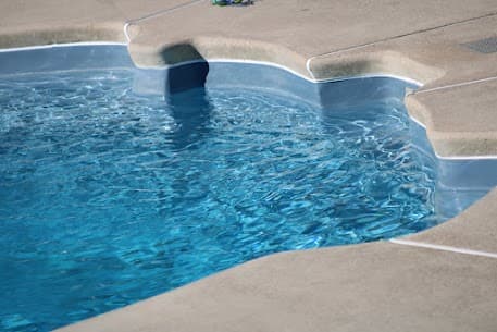 Why Fiberglass Pools Are Ideal for Oklahoma's Climate