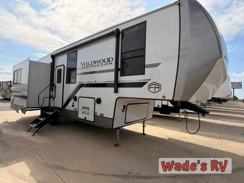 Wade's RV Continues Full-Service Operations for Family Camper Buyers in Glenpool, Oklahoma