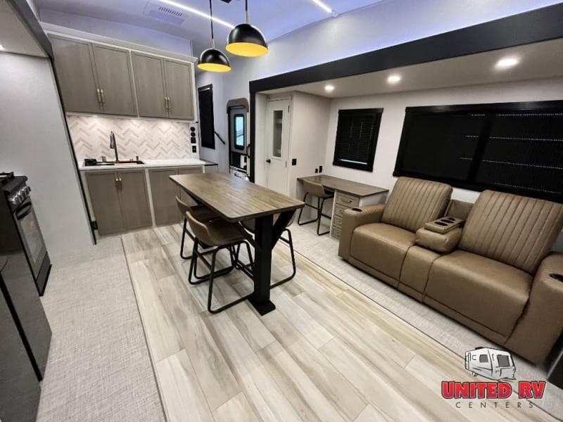 United RV Highlights Entegra Vision XL and Used Campers for Georgia Travelers