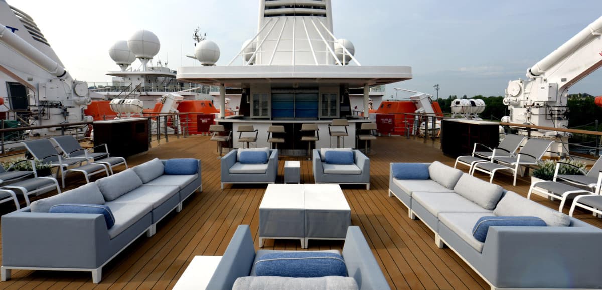 Cruise Industry Elevates Passenger Experience with Luxury Outdoor Furniture in 2025