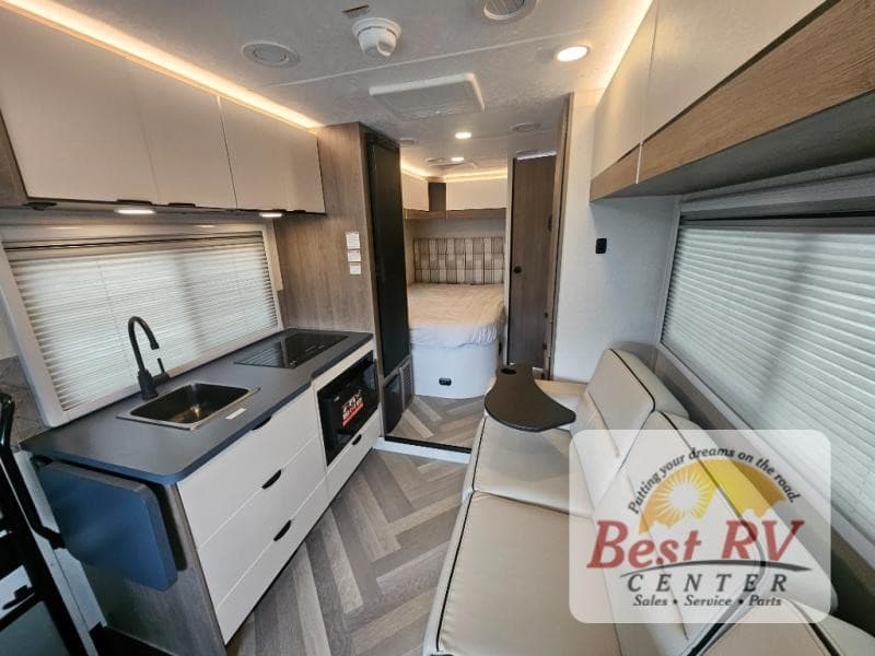 Best RV Center Adjusts Inventory Strategy Amid Seasonal Demand and Supply Fluctuations