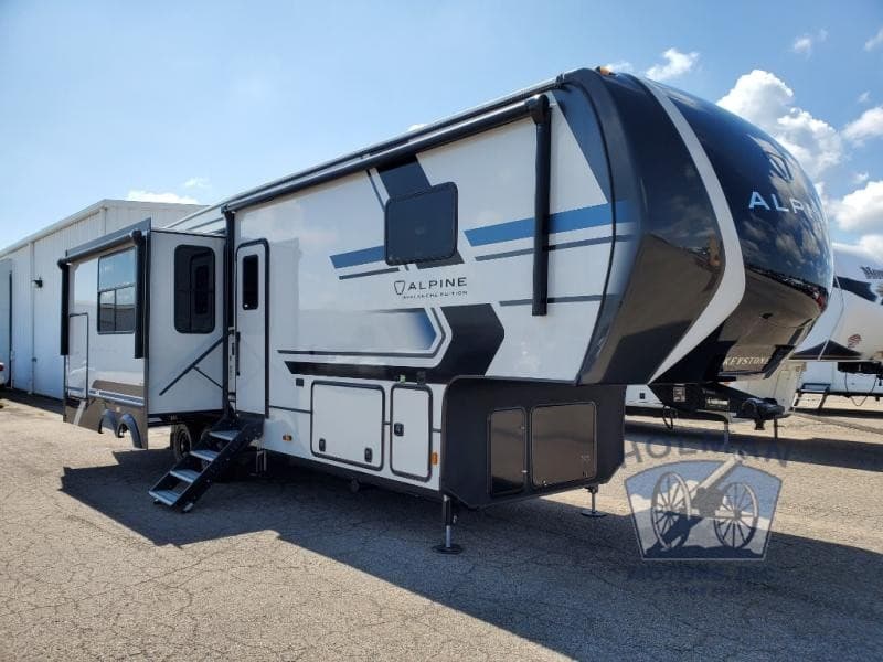 Holman RV Expands Inventory in Batavia, Ohio, Including Keystone Avalanche Fifth Wheels