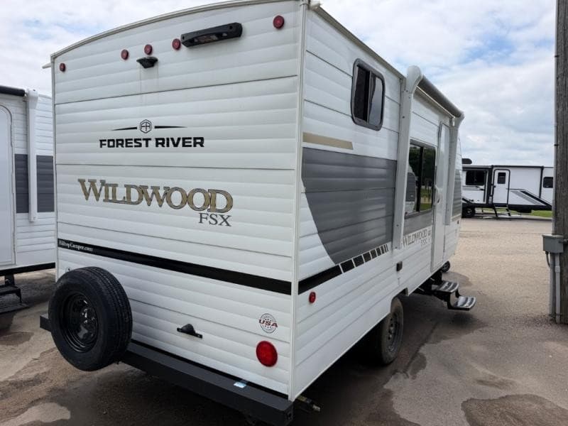 Hilltop Camper & RV Expands Access to Used Campers and RV Sales in Minnesota