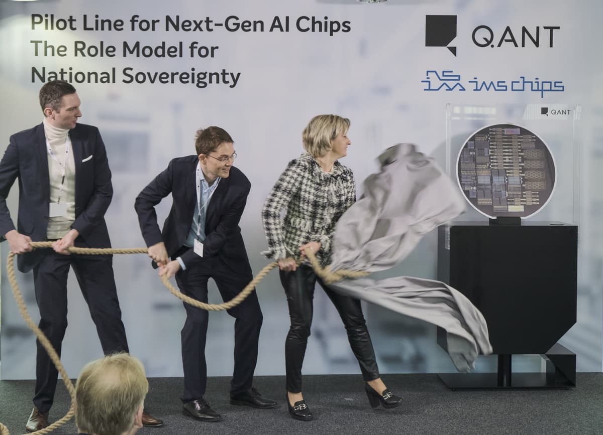 Q.ANT and IMS CHIPS Launch Revolutionary Photonic AI Chip Production Line