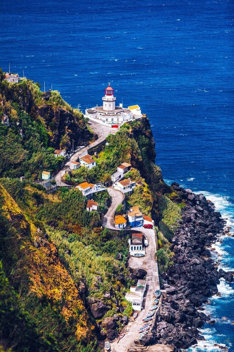 Cascais Ultra-Prime Listings Drop 10% While Malveira da Serra Prices Climb 23% Year on Year