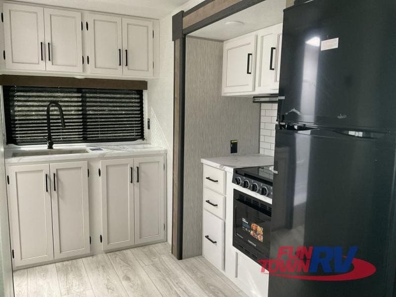 Fun Town RV Expands Inventory with Spacious Two-Bedroom Fifth Wheels and Family-Friendly Travel Trailers
