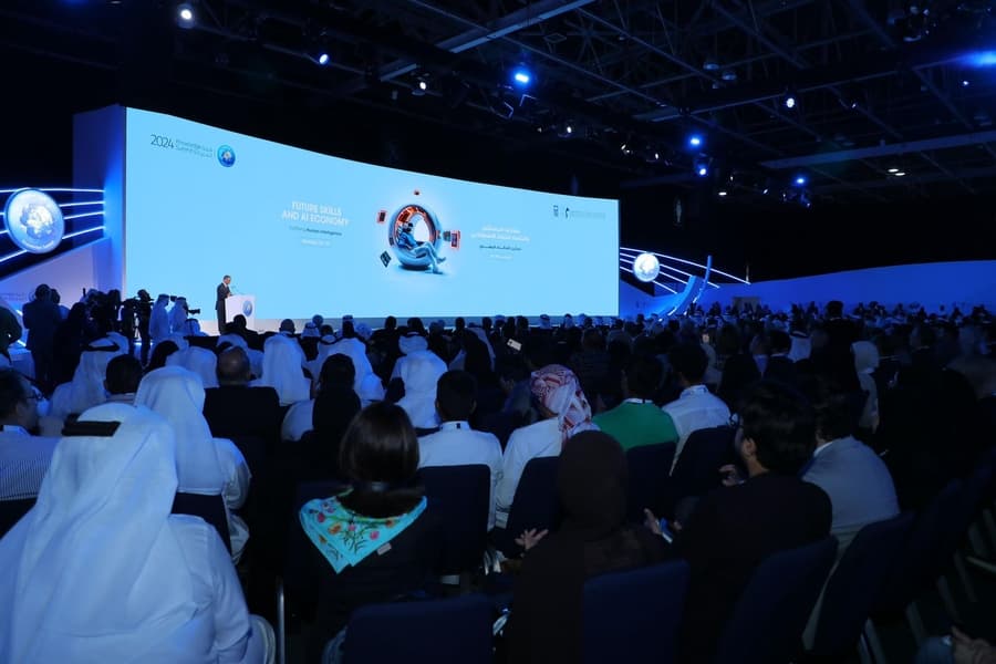 Knowledge Summit 2024 Showcases AI's Role in Driving Sustainability and Innovation